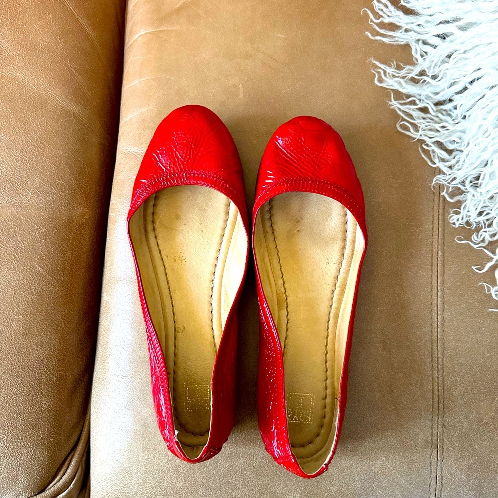 Frye Patent Flats